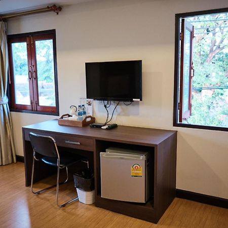 Chorlada Lanna Hotel Чиангмай Экстерьер фото
