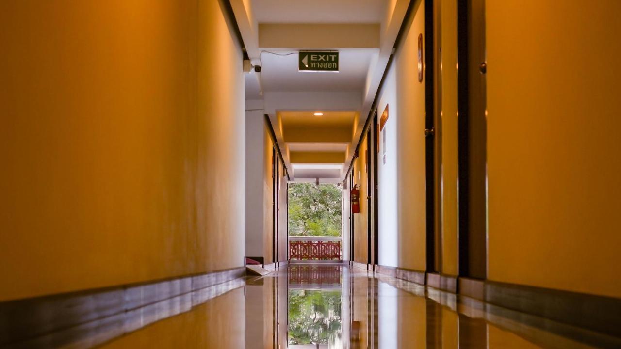 Chorlada Lanna Hotel Чиангмай Экстерьер фото